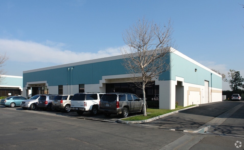 10742-10752 Noel St, Los Alamitos, CA for lease - Primary Photo - Image 1 of 16