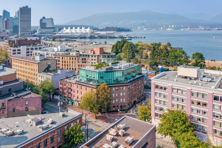 91-99 Powell St, Vancouver, BC for lease - Building Photo - Image 2 of 8