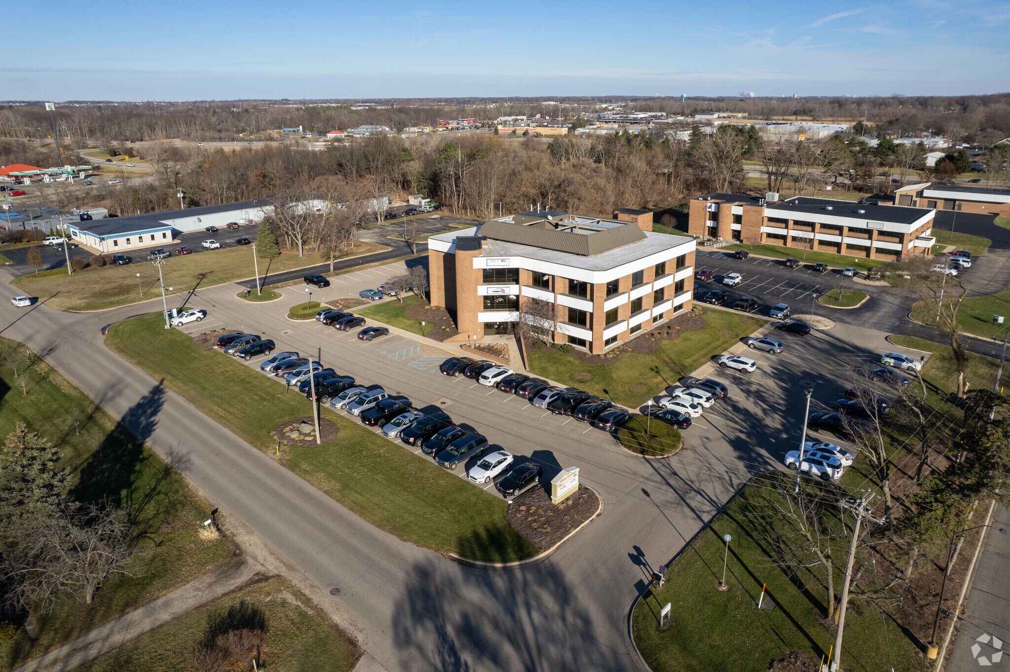 115 - 121 Clover St, Holland, Michigan portfolio of 2 properties for sale on LoopNet.ca Aerial- Image 1 of 18