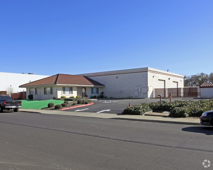 40 Union Way, Vacaville, CA for lease - Building Photo - Image 1 of 24