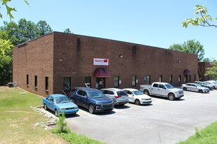 2730 Faith Industrial Dr, Buford GA - Entrepôt