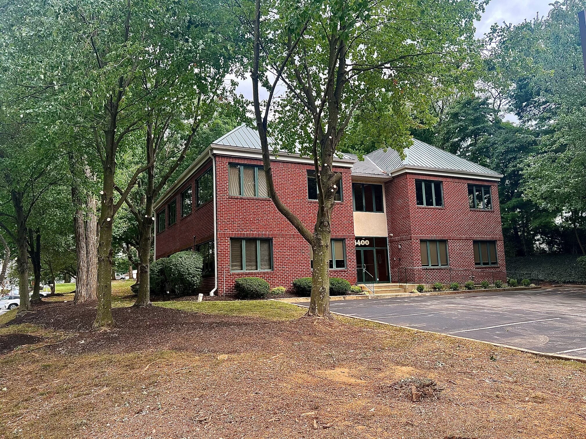 3400 West Chester Pike, Newtown Square, PA à louer Photo du bâtiment- Image 1 de 5