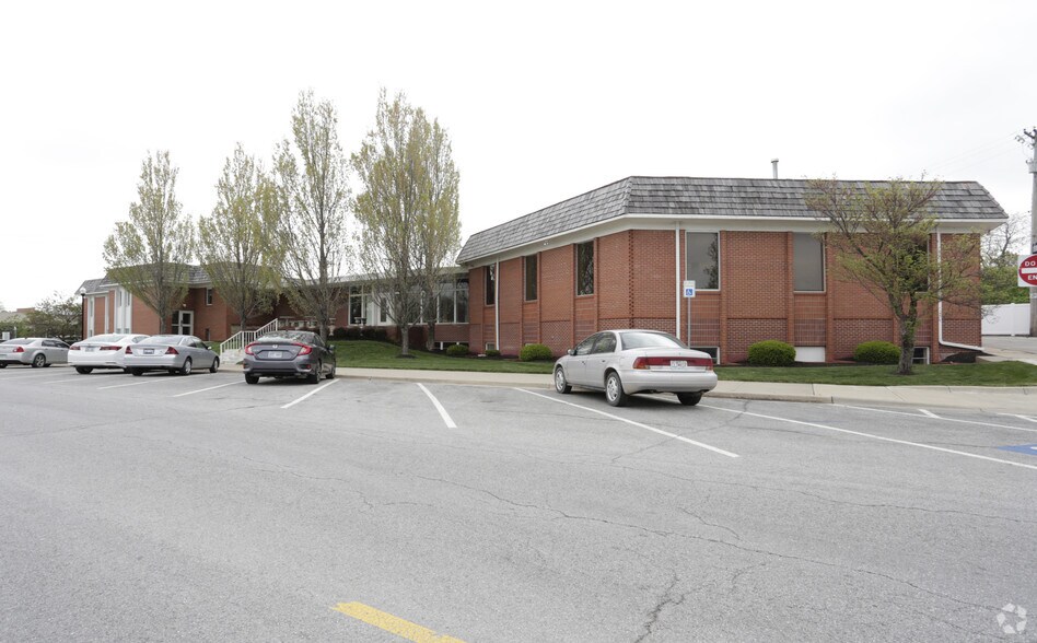 8001 Conser St, Overland Park, KS à louer - Photo du bâtiment - Image 2 de 16