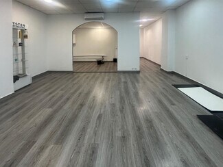 Plus de détails pour Multi-résidentiel à vendre