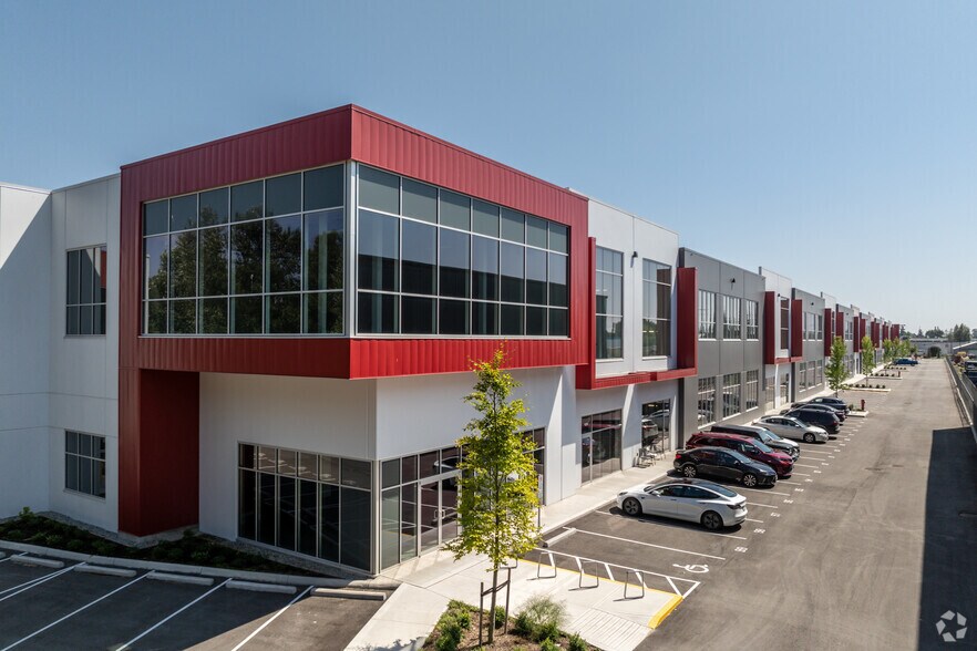 13631 Vulcan Way, Richmond, BC à vendre - Photo du bâtiment - Image 3 de 9