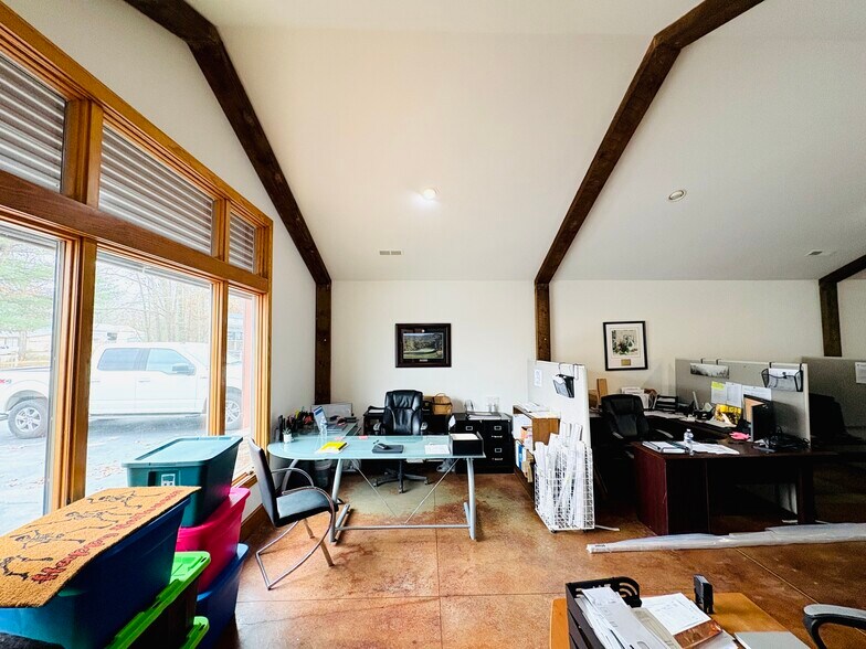 452 Butler Bridge Rd, Fletcher, NC à louer - Photo du bâtiment - Image 3 de 10