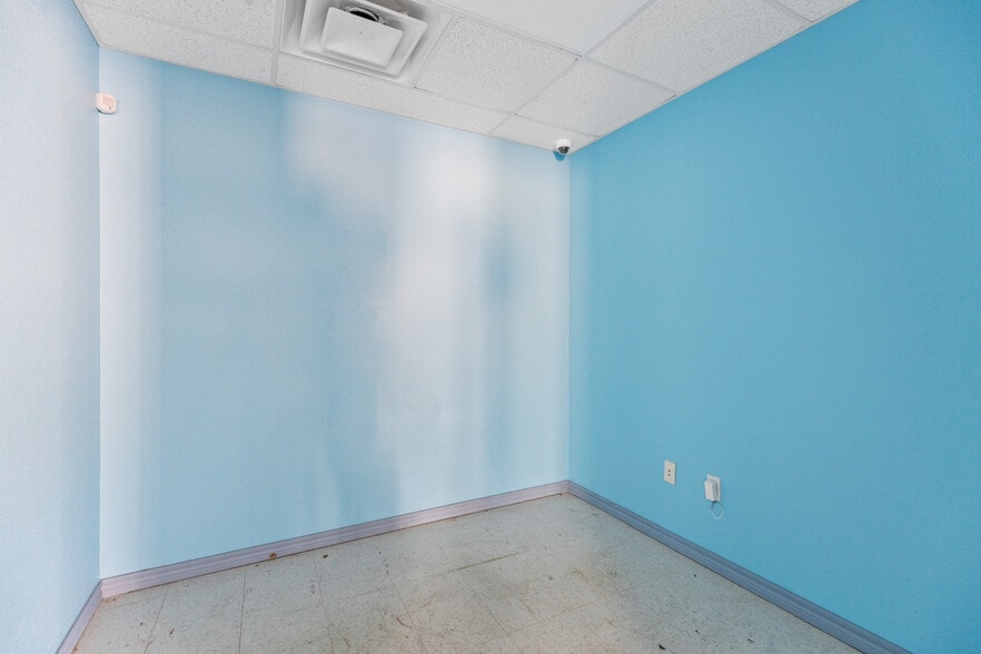 347 N Ash St, Nowata, OK for sale - Building Photo - Image 3 of 14