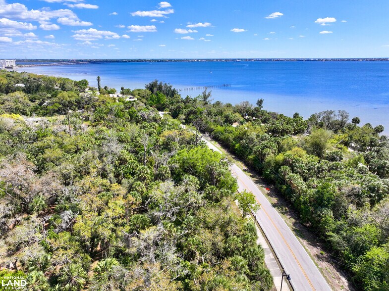 22901 Bayshore Rd, Port Charlotte, FL à vendre - Photo principale - Image 1 de 25