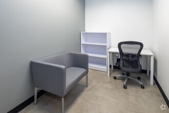 5113 S Harper Ave, Chicago, IL for lease Building Photo- Image 1 of 2