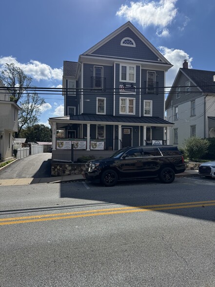 318 E King St, Malvern, PA for lease - Primary Photo - Image 1 of 2