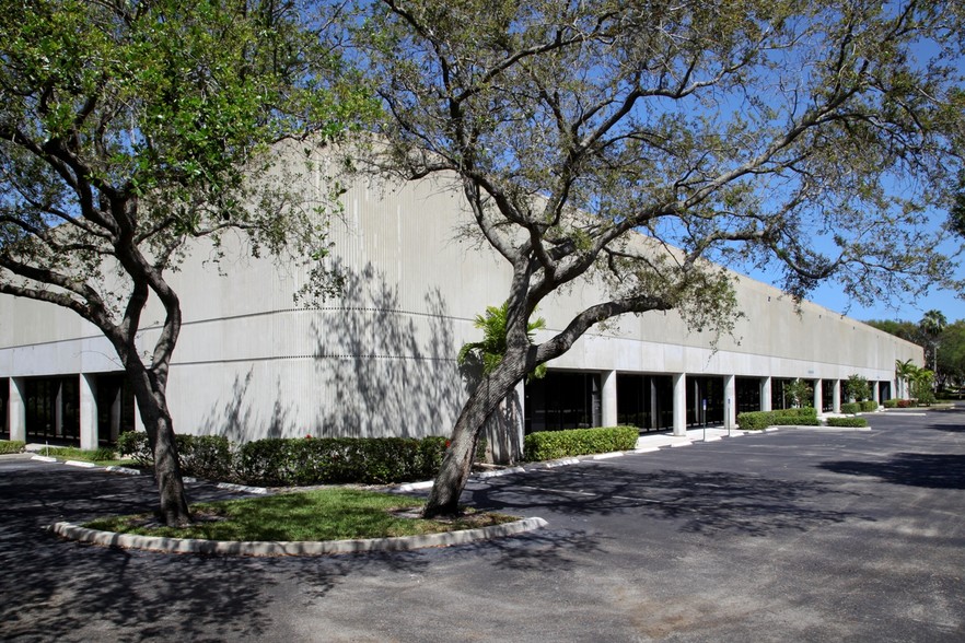 6000 Park of Commerce Blvd, Boca Raton, FL for lease - Building Photo - Image 2 of 24