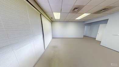 415 W Golf Rd, Arlington Heights, IL à louer Photo intérieure- Image 2 de 18