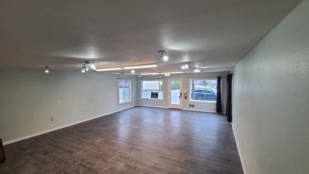 417 S Holladay Dr, Seaside, OR for lease - Building Photo - Image 3 of 9