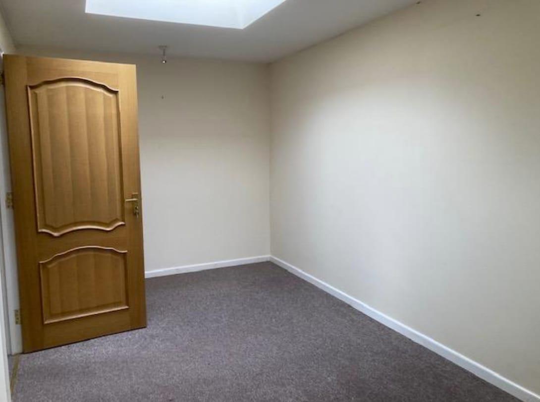 North Rd, Goldsithney for lease Interior Photo- Image 1 of 2