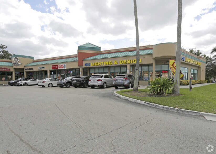 16101-16173 Biscayne Blvd, North Miami Beach, FL for lease - Building Photo - Image 1 of 22