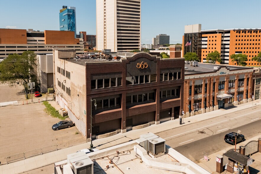 550-565 E Larned St, Detroit, MI à vendre - Photo du bâtiment - Image 2 de 9