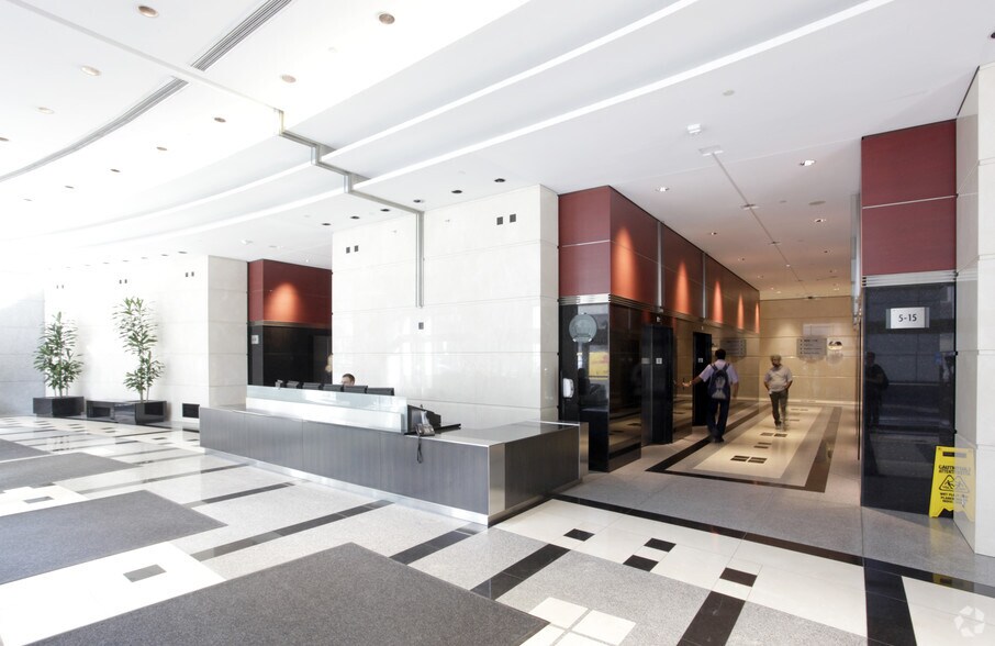 200 Front St W, Toronto, ON à louer - Hall d’entrée - Image 3 de 10