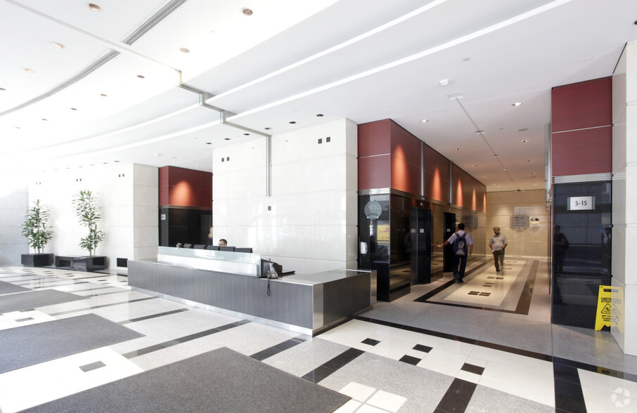 200 Front St W, Toronto, ON for lease - Lobby - Image 3 of 10