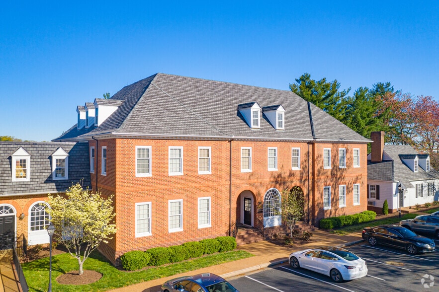 5012 Monument Ave, Richmond, VA à louer - Photo principale - Image 1 de 2