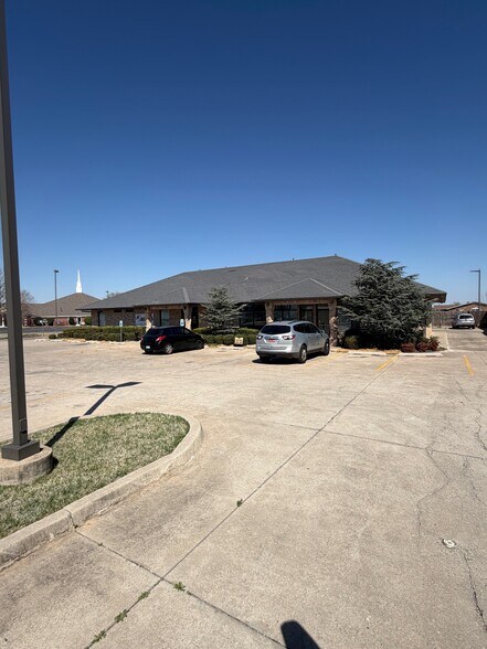 2921 SW 89th St, Oklahoma City, OK à vendre - Photo du bâtiment - Image 3 de 6