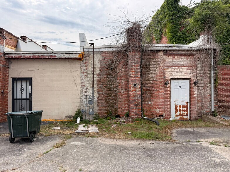 Enfield Portfolio portefeuille de 10 propriétés à vendre sur LoopNet.ca - Photo du bâtiment - Image 2 de 4