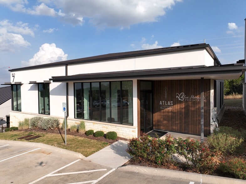 3503 Wild Cherry Dr, Lakeway, TX for lease - Primary Photo - Image 2 of 6