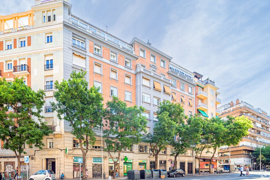 Multifamily in Madrid, Madrid for sale - Building Photo - Image 2 of 2