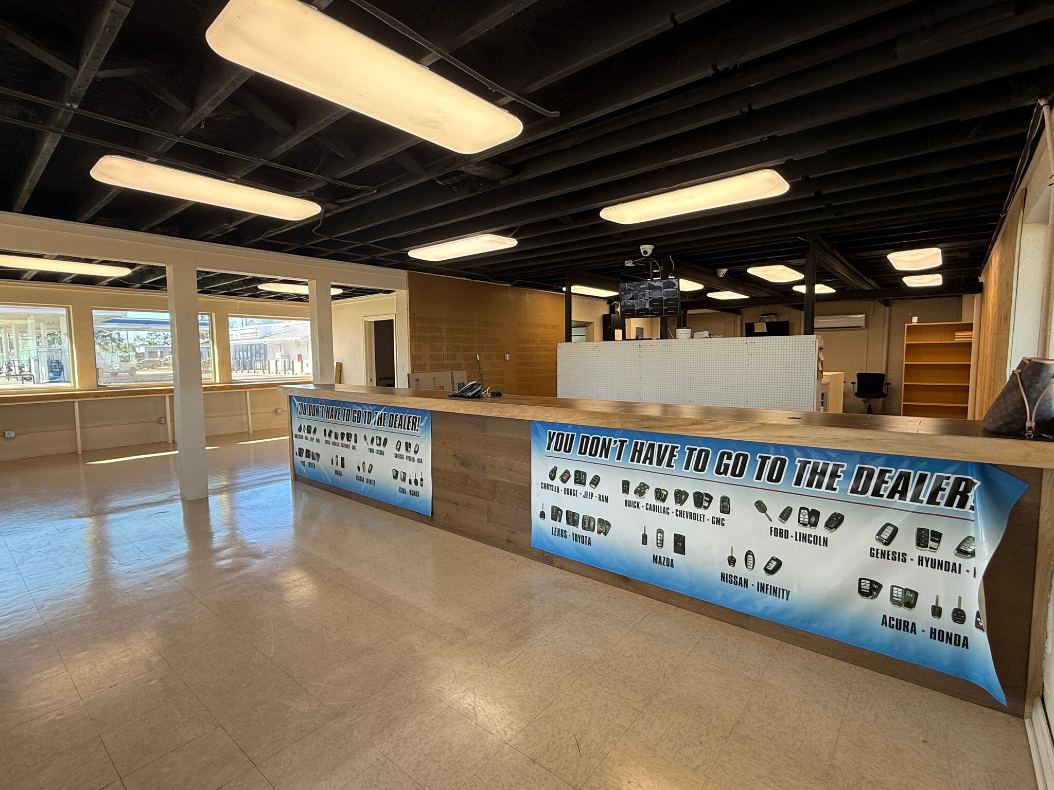 1002 E Hillsborough Ave, Tampa, FL for lease Interior Photo- Image 1 of 13