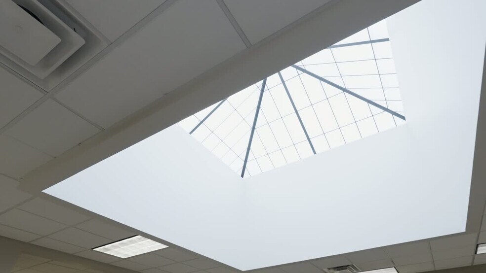 1241 W Mineral Ave, Littleton, CO à louer - Vidéo sur l’inscription commerciale - Image 2 de 22