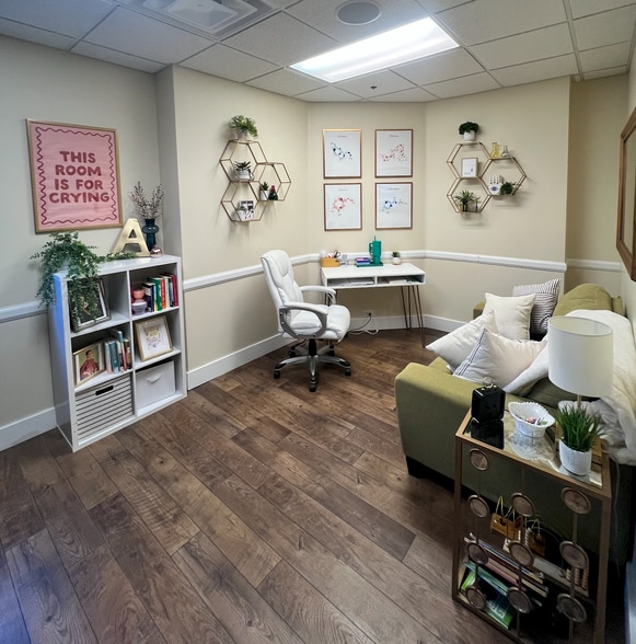 1055 N 300 W, Provo, UT for lease - Building Photo - Image 3 of 25