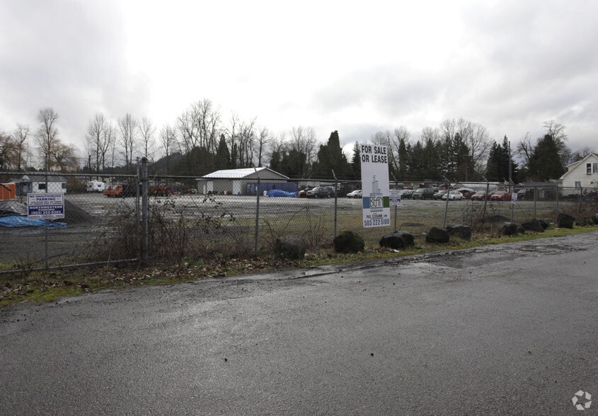 10820 NE Simpson St, Portland, OR for sale - Primary Photo - Image 3 of 4