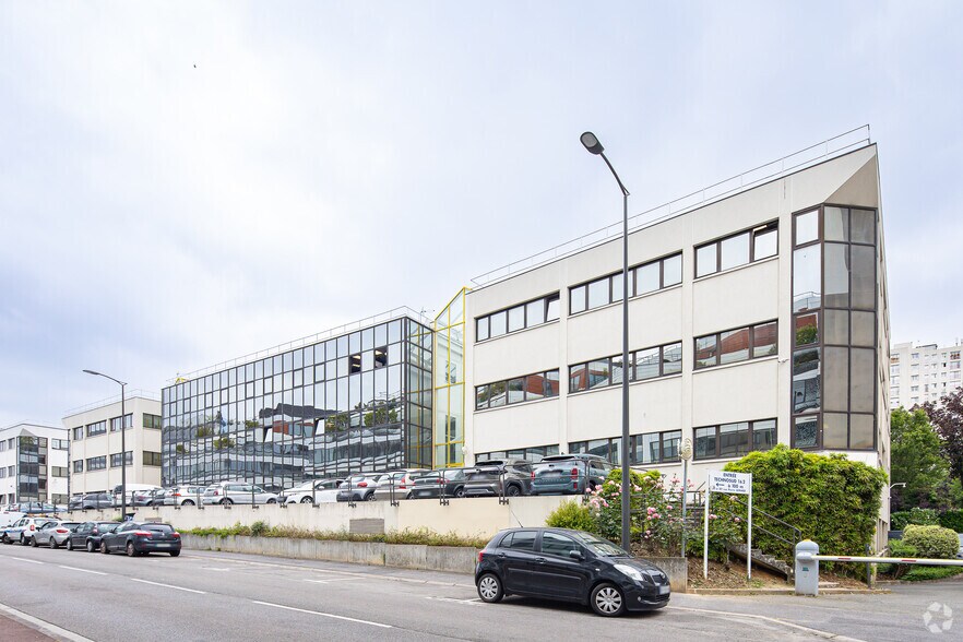 99-101 Rue Pierre Sémard, Châtillon à louer - Photo du bâtiment - Image 2 de 32