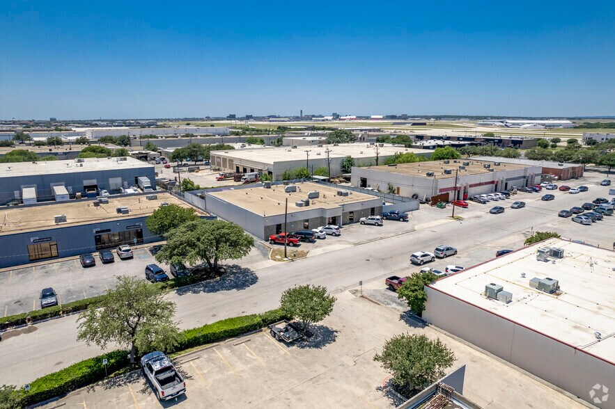 2438 Boardwalk St, San Antonio, TX à vendre - Aérien - Image 2 de 6