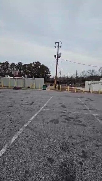 2517-2549 Gresham Rd SE, Atlanta, GA à louer - Vidéo sur l’inscription commerciale - Image 2 de 17