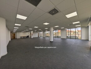Carrer de Frederic Mompou, 5, Sant Just Desvern, Barcelona for lease Interior Photo- Image 1 of 22