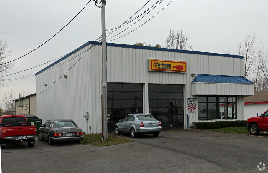 226 Bridge St, East Syracuse, NY à vendre - Photo du bâtiment - Image 3 de 10