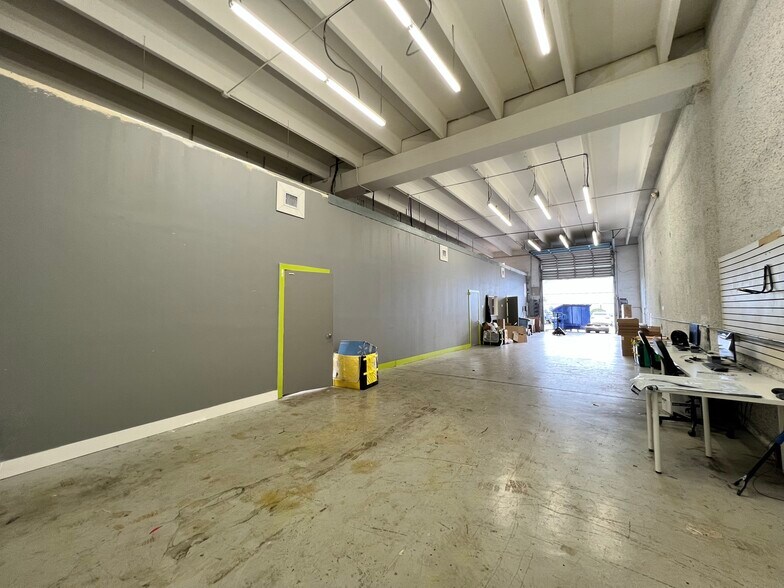 5501-5595 NW 74th Ave, Miami, FL à louer - Photo intérieure - Image 2 de 8