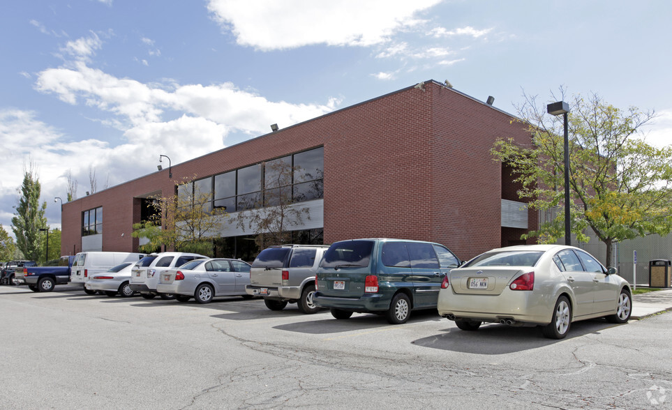 221 N Charles Lindbergh Dr, Salt Lake City, UT for lease - Primary Photo - Image 1 of 5