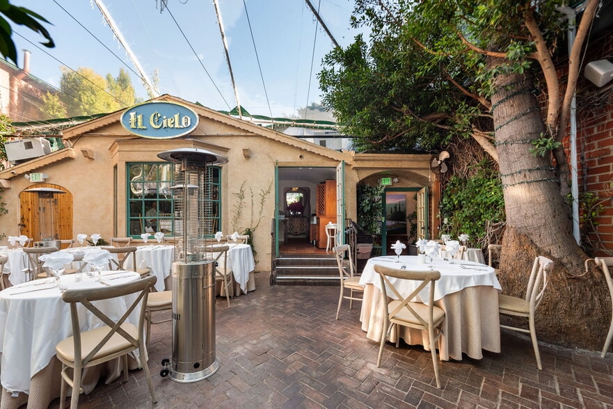 The Burton Way Collection portfolio of 2 properties for sale on LoopNet.ca - Building Photo - Image 3 of 27