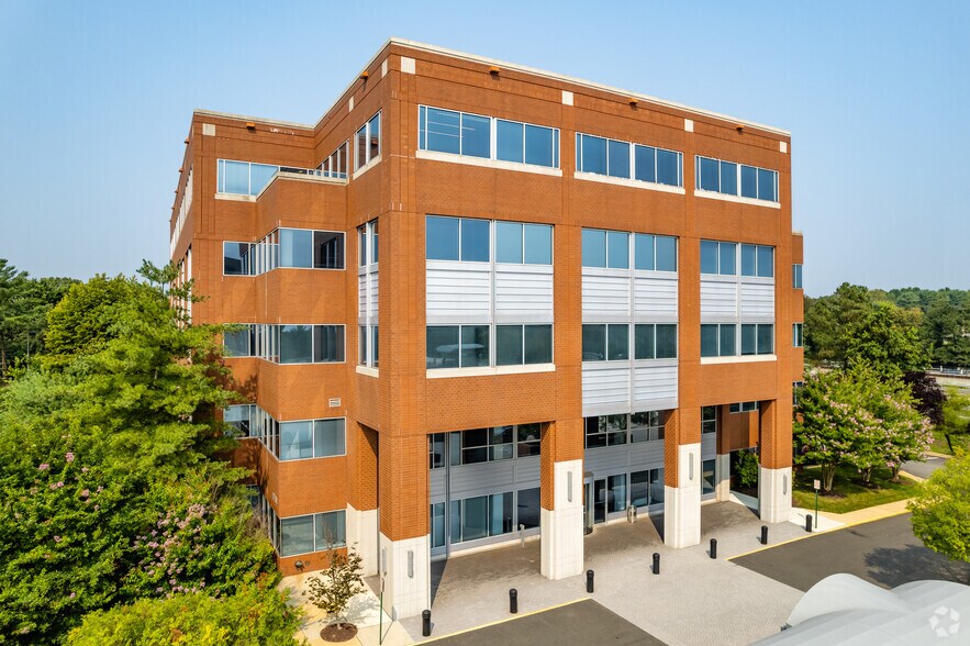 10780-10790 Parkridge Blvd, Reston, VA à louer - Photo du bâtiment - Image 2 de 5
