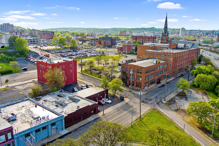 400 Pearl St, Syracuse, NY à vendre - Photo du bâtiment - Image 2 de 18