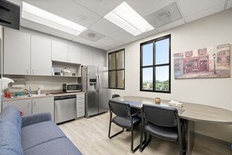 15944 Los Serranos Country Club Dr, Chino Hills, CA à louer Photo du bâtiment- Image 1 de 33