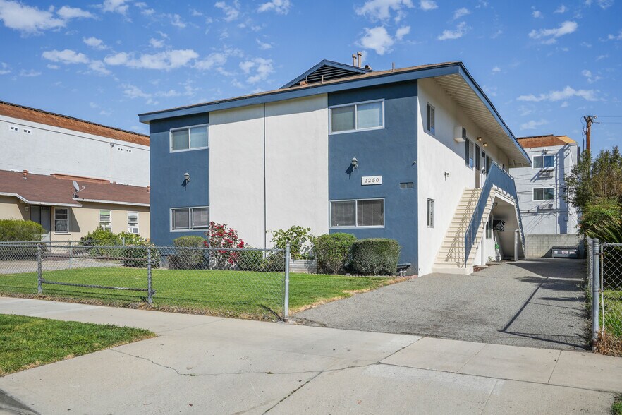 2250 N Frederic St, Burbank, CA à vendre - Photo principale - Image 1 de 18