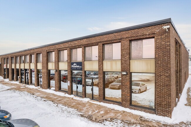 Plus de détails pour 9 St de la Place du Commerce, Brossard, QC - Industriel à louer