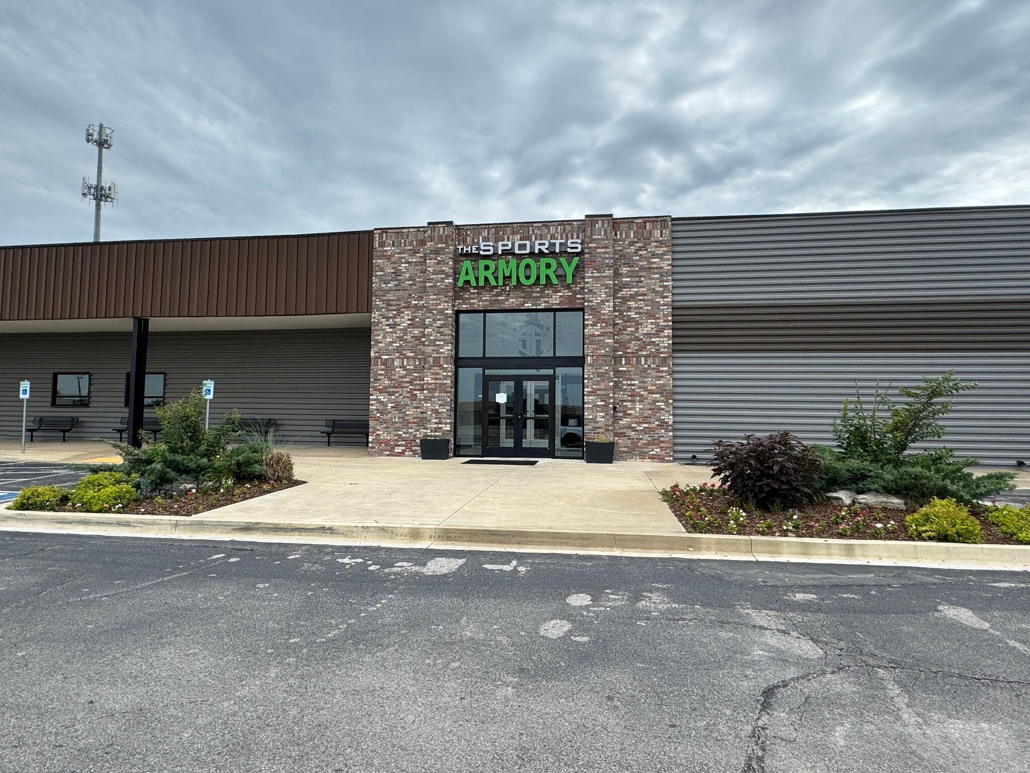 714-738 W Main St, Jenks, OK for lease Building Photo- Image 1 of 7