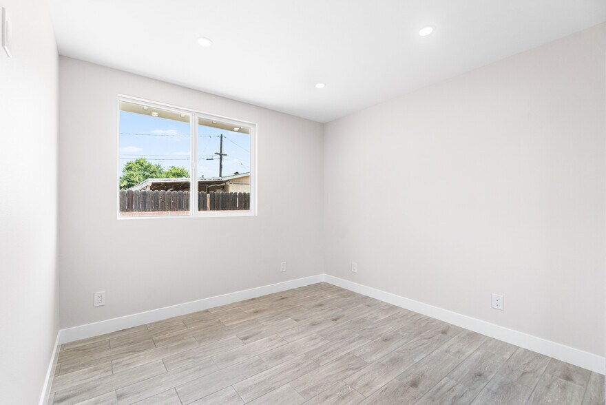 10901 Inez St, Whittier, CA à vendre - Photo du bâtiment - Image 3 de 7