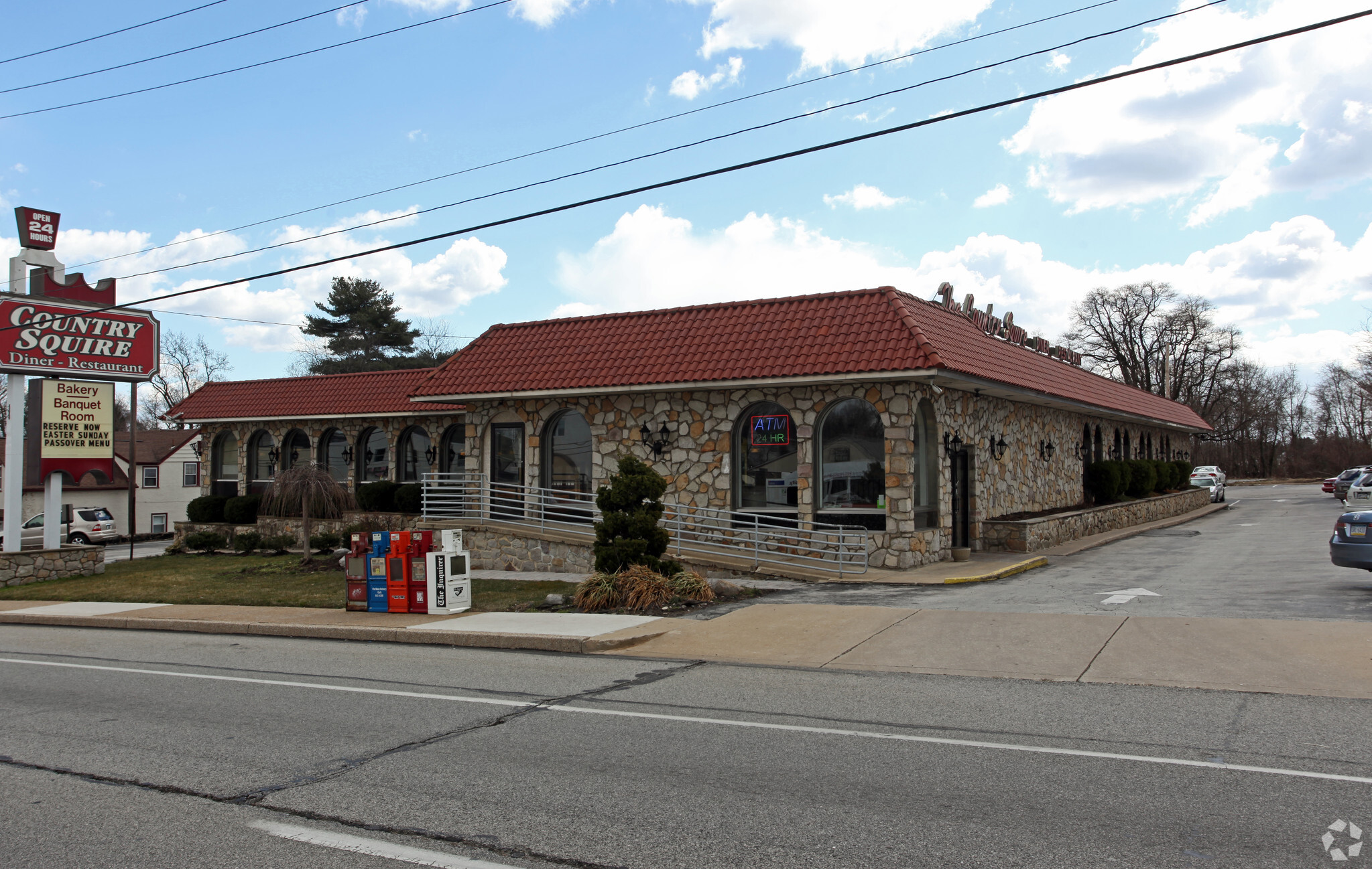 2560 W West Chester Pike, Broomall, PA à vendre Photo du bâtiment- Image 1 de 1