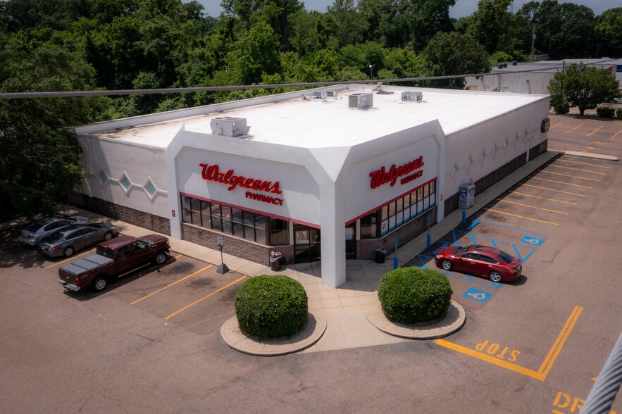 2310 Clay St, Vicksburg, MS for sale - Building Photo - Image 2 of 7