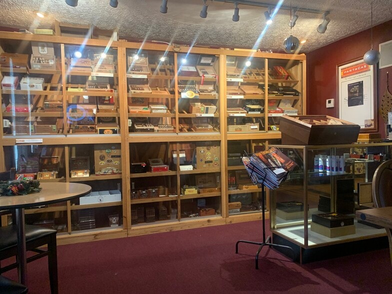 1728 Cleveland Ave NW, Canton, OH for sale - Building Photo - Image 2 of 13