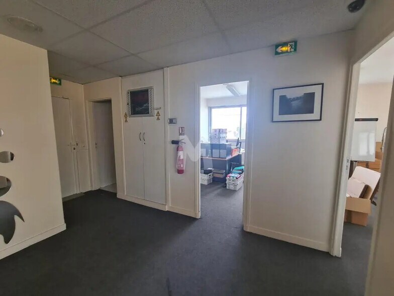 Bureau dans Évry-Courcouronnes à louer - Photo intérieure - Image 2 de 6